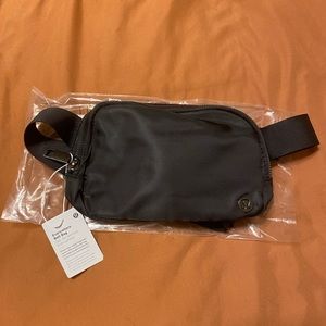 Lululemon Everywhere Belt Bag